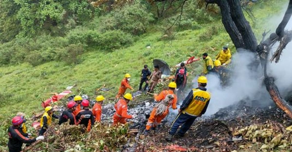 केदारनाथ helicopter हादसा: दो महीने पहले ही जुड़वां बच्चों के पिता बने थे पायलट राजवीर, परिवार पर टूटा दुखों का पहाड़ 2 Kedarnath Helicopter Crash 2025: बादलों ने निगली सात जिंदगियां, मासूम बच्ची भी शामिल, हुआ हेलीकॉप्टर crash