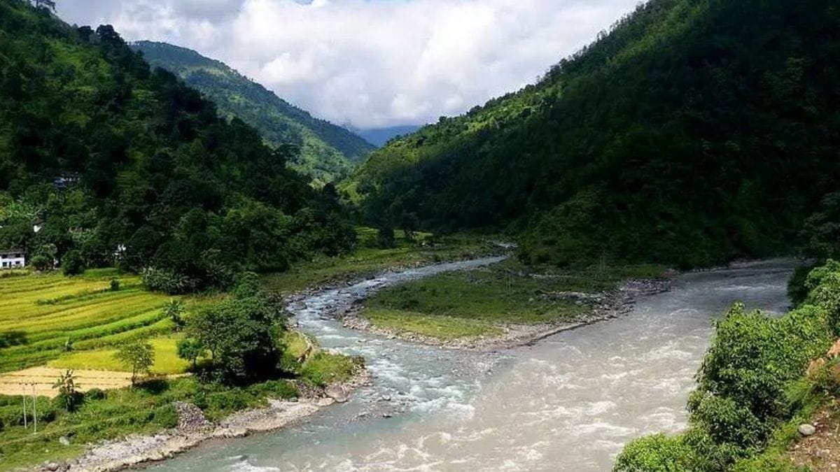 Uttarakhand jeep fell into the river
