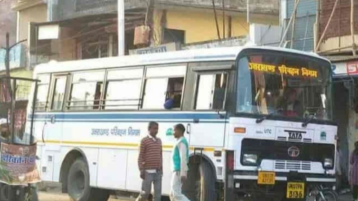 Driver's drunkenness increased the problems of passengers, bus was exchanged at 2 am