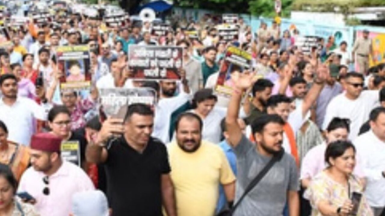 Hakam Singh Arrest: नक़ल माफिया हाकम सिंह को पुलिस ने फिर किया गिरफ्तार